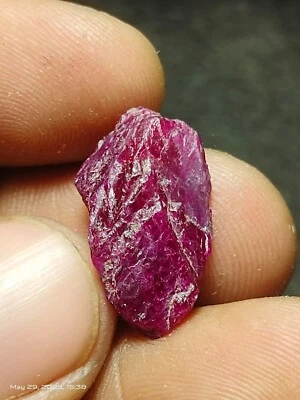 AAA Quality 100% Natural Red Ruby Rough Specimen Size 21X12X6 mm Weight 12 crt - Image 1 of 4