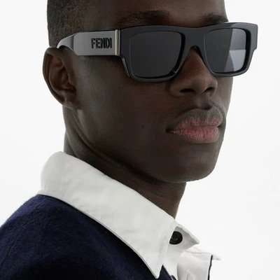  Новый, солнцезащитные очки FENDI FE40118I 01A подлинный - Изображение 1 из 4