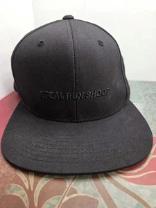 Schwarzer Herrenhut unbesiegt verstellbar Druckknopflasche bestickt Stehlen Laufen Schießen  - Bild 1 von 10