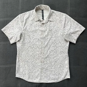 Lululemon Men's Airing Easy Shirt SZ M Ivory Short Sleeve Button Up Breathable - Picture 1 of 9