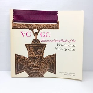 Manual ilustrado de la Cruz Victoria y George Cross por Noble Frankland - Imagen 1 de 6