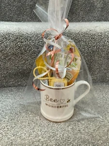Lovely "Bee Wonderful" Mug with treats. Birthday, Think of you, Exam and more - Picture 1 of 3