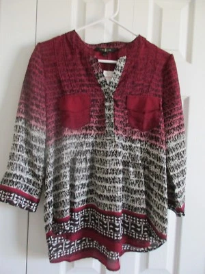 Top/Blusa Time Line Borgoña/Negro/Blanco Estampado 100% Poliéster PM Nueva Con Etiquetas Foto 1 de 4