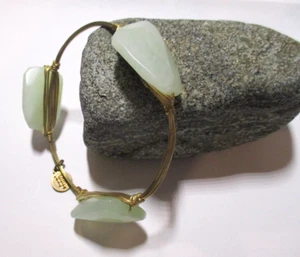"Bourbon und Boweties" - Armband drahtumwickelt goldfarben - meergrüne Steine - N - Bild 1 von 5