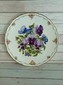 Royal Albert Plate - Queen Mothers Favourite Flowers - Pansies - Picture 1 of 2