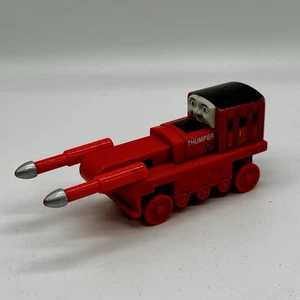 Tren de golpe de ferrocarril de madera Thomas con peldaños ¡funciona muy bien! Buen estado - Imagen 1 de 5