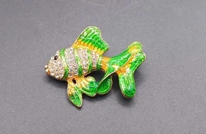New Betsey Johnson Rhinestone Green Fish Under The Sea Ocean Beach Pin Brooch - Picture 1 of 3
