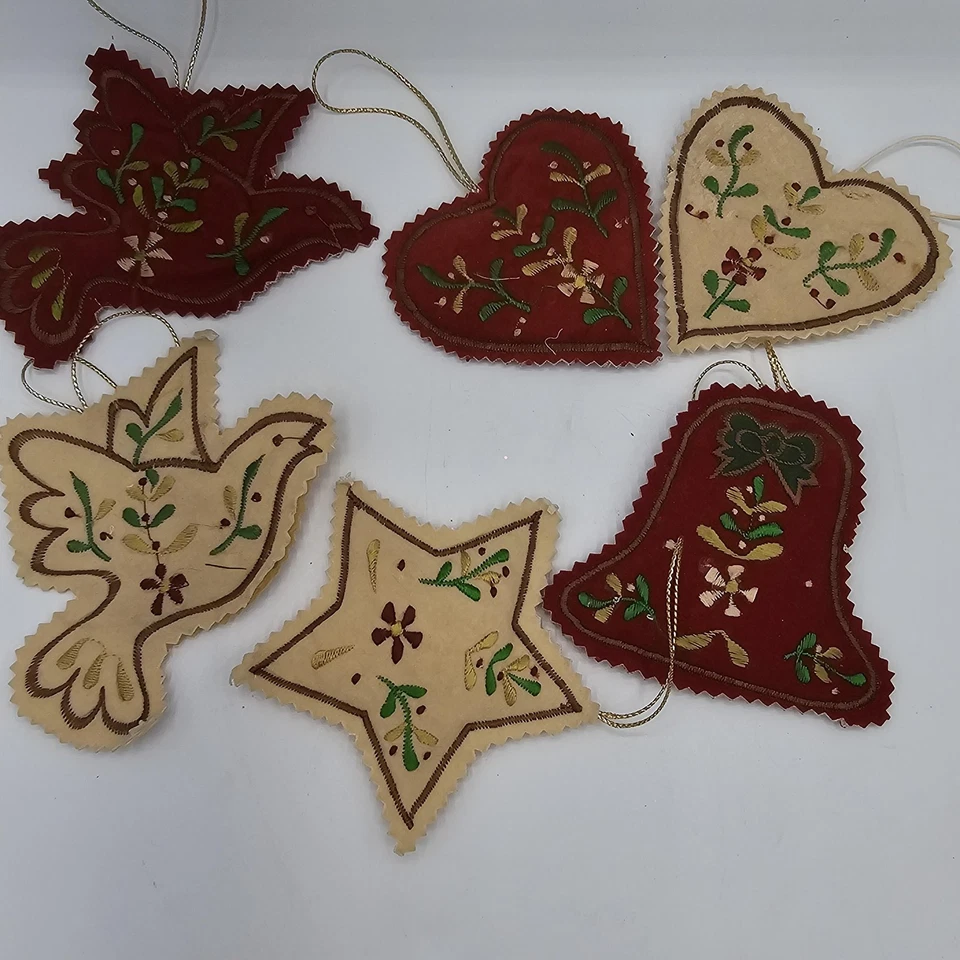Juego de adornos navideños de fieltro bordado años 70 de colección 6 corazones paloma estrella campana colgante Foto 1 de 4