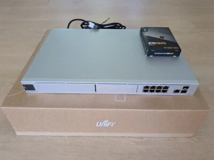 Ubiquiti UDM-SE UniFi Dream Machine Special Edition w/ 8TB SSD Samsung QVO 870 - Photo 1/10