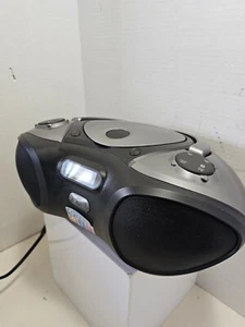 iLive Ghettoblaster Bluetooth Lautsprecher mit CD-Player und UKW-Radio (schwarz) - Bild 1 von 6