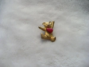 NE- VINTAGE GOLD-TONE TEDDY BEAR TIE TAC PIN #21959 - Bild 1 von 9