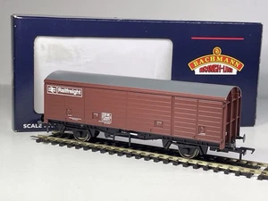 Bachmann 38-141 29T VDA Sliding Door Box Van BR Railfreight Bauxite - OO Gauge - Picture 1 of 14