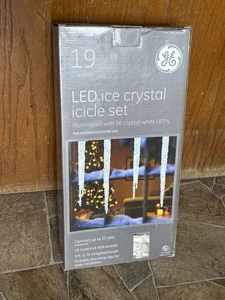 GE 19 Count Ice Crystal White LED Clear Icicle Christmas Lights 9 ft. Length - Picture 1 of 2