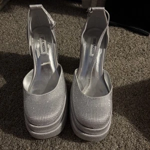 Steve Madden Women's Prompt Rhinestone Platform Heels in Silver - Picture 1 of 8