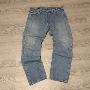 Vintage 90’s Levi's Made in USA 501 blue denim jeans. 34x28 Actual Medium Wash - Picture 1 of 9