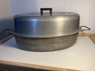 Vintage Maid of Honor Roaster Pan Oval Aluminum With Insert & Vented Lid - Image 1 of 4