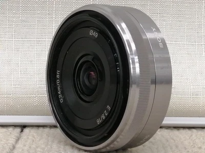 Lente gran angular Sony SEL16F28 para cámaras alfa - Imagen 1 de 4