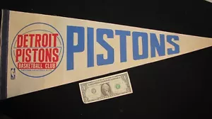 Banderín de fieltro vintage del club de baloncesto Detroit Pistons NBA; 30" X 12" - Imagen 1 de 4