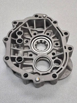 NICE USED ORIGINAL PORSCHE 914 TRANSMISSION MAGNESIUM INTERMEDIATE PLATE - Image 1 of 4