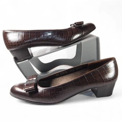 Salvatore Ferragamo Cuero Estampado Cocodrilo Tacón Bajo Marrón Para Mujer 8.5 (2A) Estrecho Foto 1 de 4