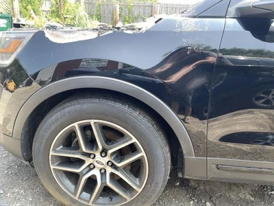Guardabarros izquierdo Ford Explorer 2B1 2016-2019 negro PC:G1 3,5 L AWD 83 K - deportivo- 54636 Foto 1 de 4