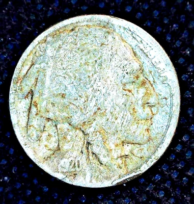 { 1920 Buffalo Nickel Mint Error - Lamination Issues. #13 - Image 1 of 2