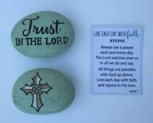 BB3 Trust in the Lord LIVE EACH DAY WITH FAITH message stone Ganz garden - Picture 1 of 3
