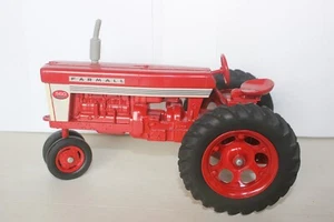 Case IH 560 Farmall 1958 NF Fast Hitch 1/16 - Picture 1 of 14