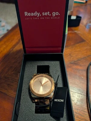 Reloj Nixon Time Teller Acetato 37mm Tortuga Oro Rosa Cuadrante Cuarzo Japón 100m Foto 1 de 4