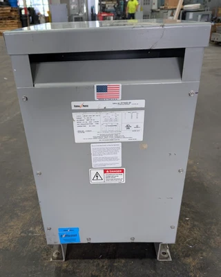 🤪 TRANSFORMADOR FEDERAL PACIFIC 15 kVA 230V HI 208Y/120V LO 3Ø TIPO 1 21765201 Foto 1 de 4