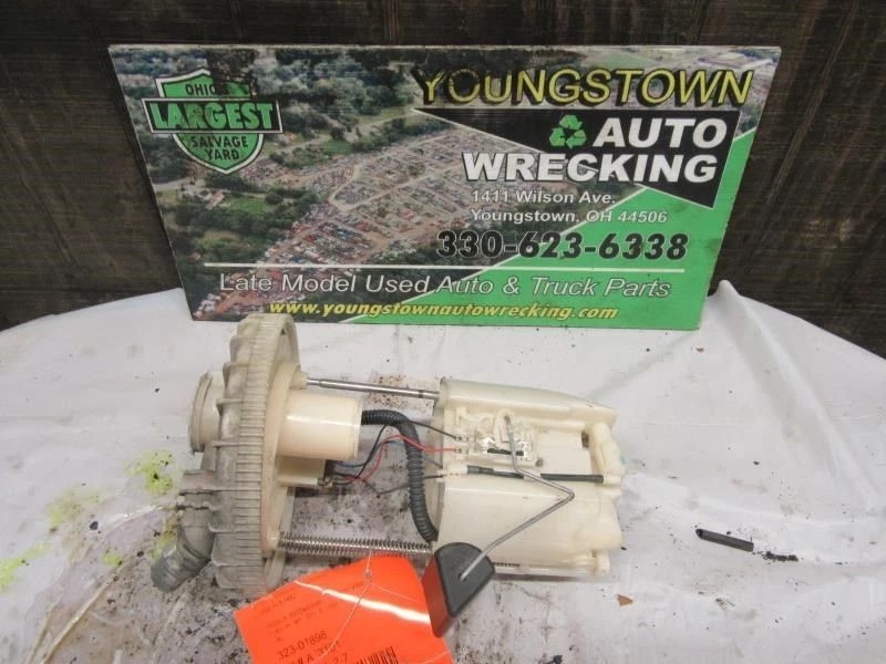 Fuel Pump Assembly Fits 05-08 VIBE 1621232 - Image 1 of 4