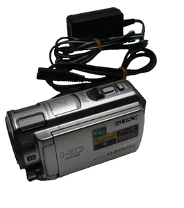 Videocamera digitale Sony HDR-CX560V argento Handycam 64 GB con batteria - Foto 1 di 3
