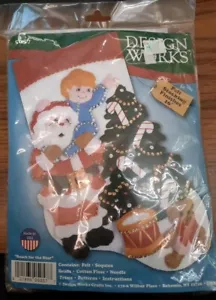 Felt Embroidery Kit Design Works Reach For The Star Christmas Stocking #5057 - Picture 1 of 3
