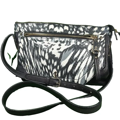 *Jenifer Lopez*CROSSBODY BAG Black & White Animal Print Many Compartment - Image 1 of 4