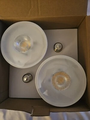 4 Ecosmart LED 90W Bright White Flood Light Bulbs PAR38 Non-dimmable 1000 Lumens - Image 1 of 4