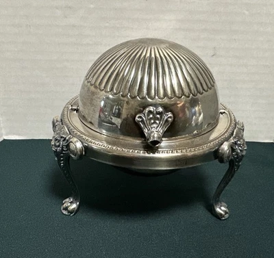 De colección 1883 FB Rogers Silver Co 273 Tapa enrollable Caviar/Mantequilla Plato Servidor Cabeza de León Foto 1 de 4