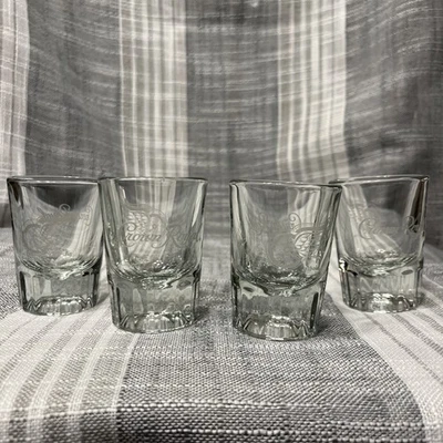 Juego de 4 gafas conmemorativas de hockey de la NHL Red Wings/Crown Royal Shot Foto 1 de 4