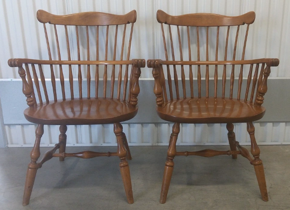 Set of 2 ETHAN ALLEN Heirloom Maple Nutmeg Comb Back Dining Arm Chairs - Image 1 of 4