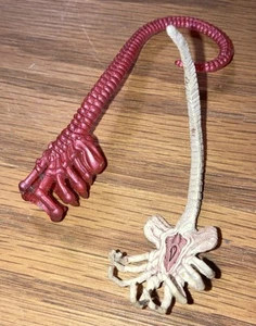 3 Alien FACEHUGGER Figures Tan & Red & Blue 3”-4” - Picture 1 of 3