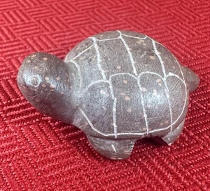 VTG Pipestone Catalin Omanica Sioux Mini Turtle Red Stone Fetish ocean Figurine - Picture 1 of 5