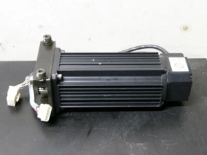 YASKAWA USASEM-07AF2X -- 700W AC Servo Motor -- 3000 RPM, 5.6A w/ UTOP1-100VR - Picture 1 of 3
