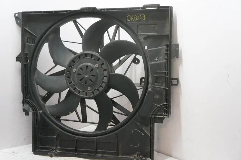 Conjunto de motor ventilador de refrigeración radiador BMW X3 2011-2012 400 vatios 17-42-7-560-877 Foto 1 de 4