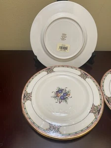 A Set Of Four Tuscan Lenox Christmas Salad 8” Plates - Picture 1 of 5