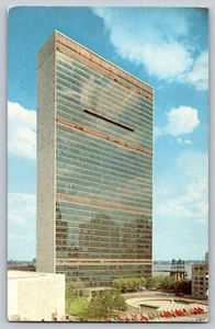 Vintage United Nations Headquarters New York Postcard Official Photo - Picture 1 of 2