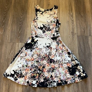Xhilaration Dress Sleeveless Floral SZ Medium Stretchy Comfortable Preppy - Picture 1 of 9