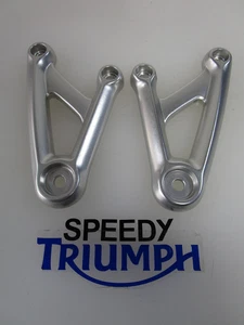 SOPORTES FAROS DOBLES TRIUMPH THRUXTON 1200/R STREET CUP SPEED T2706304/03 - Imagen 1 de 5