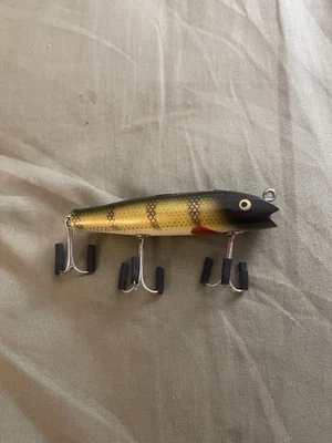 De colección Creek Chub 2001 W Darter Nuevo En Caja Original - Percha - Como Nuevo Foto 1 de 4