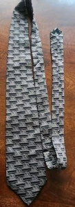 HONORS TIE 100% SILK MADE IN USA BEAUTIFUL DESIGN IMPORTED FABRICS - Picture 1 of 4