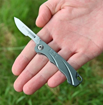 Folding Blade Knife Knife Portable Emergency Scalpel Pocket Knife + 10 Blades - Image 1 of 4