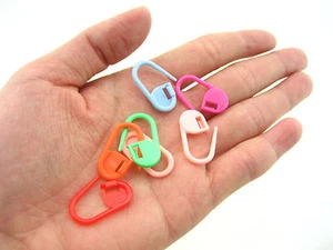 plastic knitting marker crochet locking stitch needle clip markers holder - Bild 1 von 6